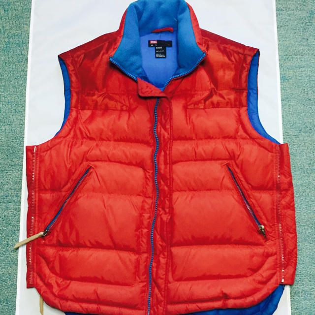 DIESEL(ディーゼル)のダウンベスト ディーゼル メンズ XL 美品 赤 メンズのジャケット/アウター(ダウンベスト)の商品写真