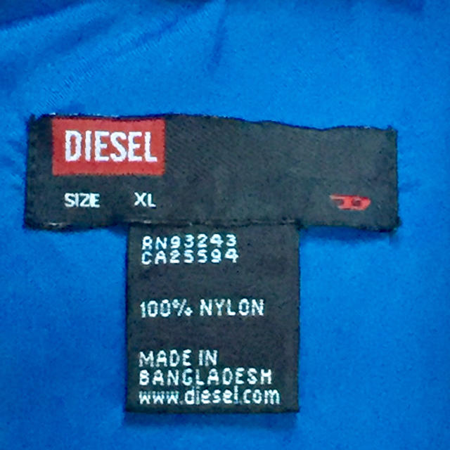 DIESEL(ディーゼル)のダウンベスト ディーゼル メンズ XL 美品 赤 メンズのジャケット/アウター(ダウンベスト)の商品写真