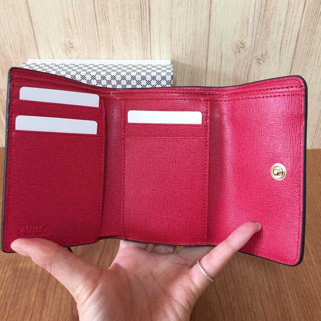 Furla(フルラ)の新作 フルラ 大人気♡ コンパクト 折り財布♡ レッド 赤 RUBY レディースのファッション小物(財布)の商品写真