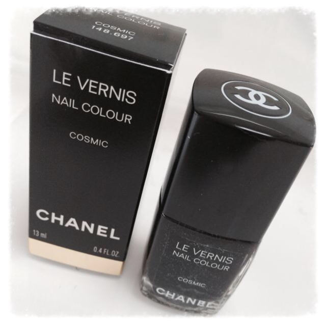 CHANEL(シャネル)のCHANEL ネイル ブラック ラメ コスメ/美容のネイル(その他)の商品写真