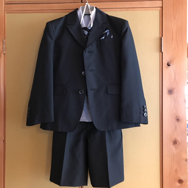 入学式用子供スーツ！男の子120サイズ キッズ/ベビー/マタニティのキッズ服男の子用(90cm~)(ドレス/フォーマル)の商品写真