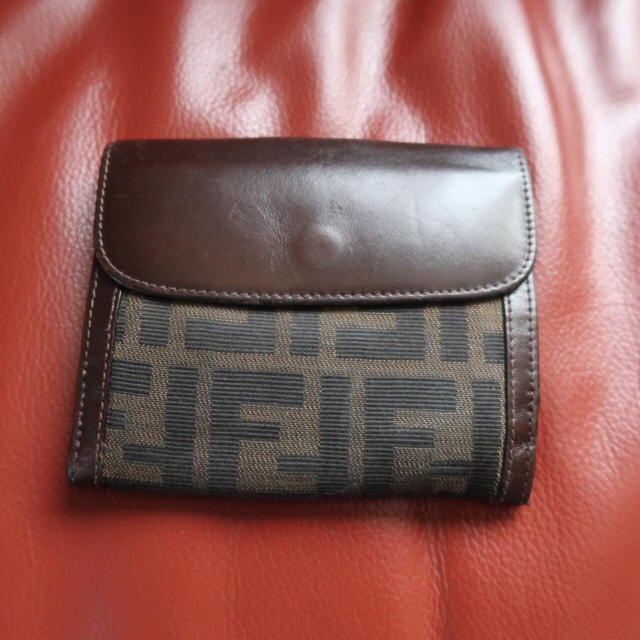 FENDI(フェンディ)のフェンディ レデイース 二つ折り財布 レディースのファッション小物(財布)の商品写真
