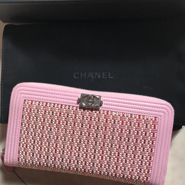 CHANEL(シャネル)のシャネル CHANEL ボーイシャネル ラインストーン 限定 レア ピンク レディースのファッション小物(財布)の商品写真