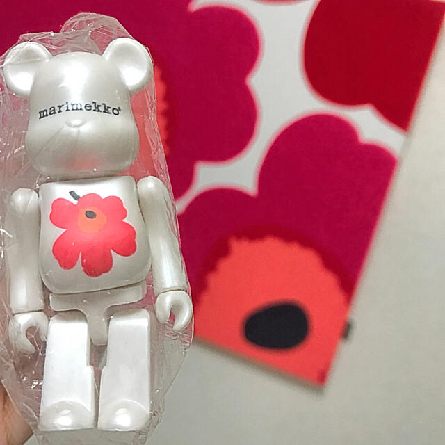 marimekko(マリメッコ)の値下げ！！【新品✨希少】マリメッコ BE@RBRICK エンタメ/ホビーのフィギュア(その他)の商品写真