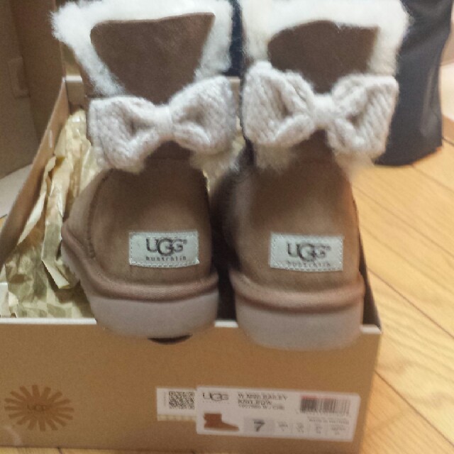 新品☆UGGリボンブーツ