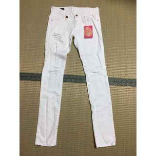 レディー(Rady)の新品⭐︎Rady ホワイト ダメージスキニー(デニム/ジーンズ)