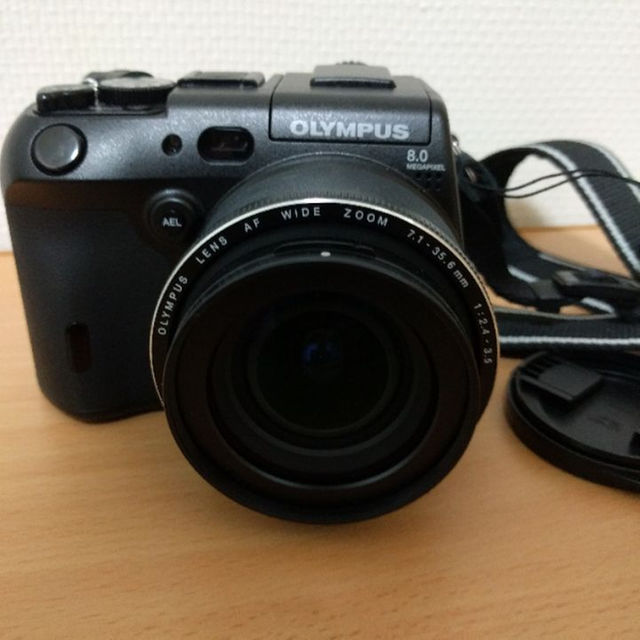 OLYMPUS(オリンパス)のOLYMPUS C-8080 WideZoom 本革専用ケース付! スマホ/家電/カメラのカメラ(コンパクトデジタルカメラ)の商品写真