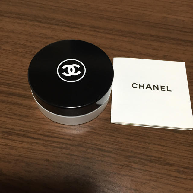 CHANEL(シャネル)のしまっと様専用！週末セール！イドゥラ ビューティリップバーム コスメ/美容のスキンケア/基礎化粧品(リップケア/リップクリーム)の商品写真