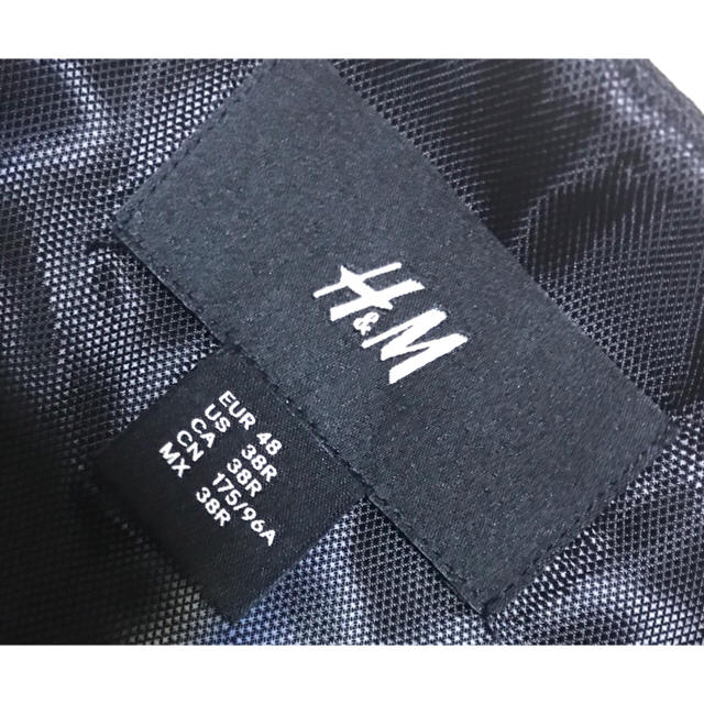 H&M(エイチアンドエム)の良好 H&M ジレ ベスト 黒 ブラック L    スーツスタイル  メンズのトップス(ベスト)の商品写真