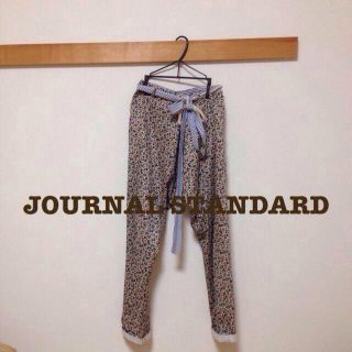 ジャーナルスタンダード(JOURNAL STANDARD)のジャーナル 小花柄パンツ(カジュアルパンツ)