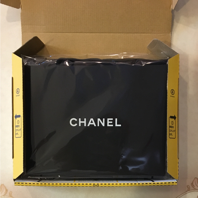 CHANEL(シャネル)のCHANEL ショッパー シャネル ショップ袋 3枚 ブランド紙袋 美品 レディースのバッグ(ショップ袋)の商品写真