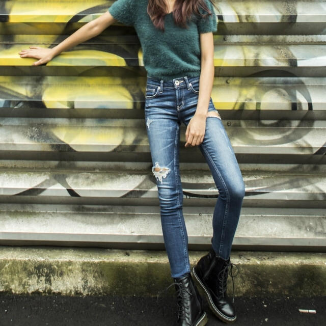 GYDA(ジェイダ)のside ripped skinny pants レディースのパンツ(スキニーパンツ)の商品写真