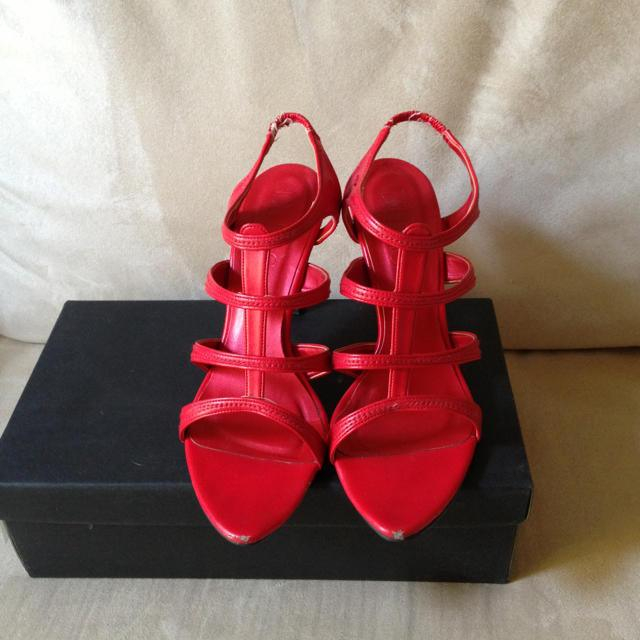 DURAS(デュラス)のDURAS赤ミュール レディースの靴/シューズ(ミュール)の商品写真