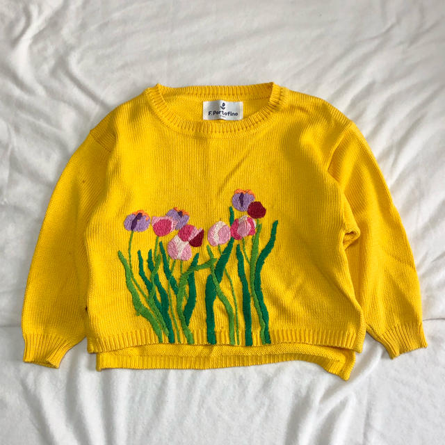 flower(フラワー)のお花の刺繍 黄色セーター レディースのトップス(ニット/セーター)の商品写真