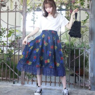 ワンアフターアナザーナイスクラップ(one after another NICE CLAUP)の【美品】NICE CLAUP シアー花柄スカート (ひざ丈スカート)