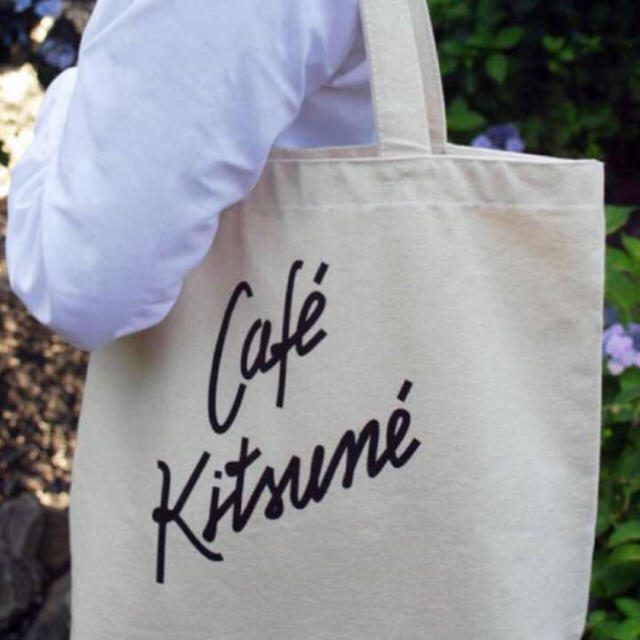 MAISON KITSUNE'(メゾンキツネ)のCafe Kitsune トートバッグ レディースのバッグ(トートバッグ)の商品写真