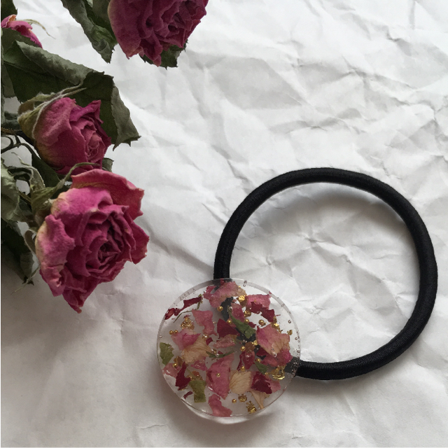 ヘアゴム バラ UVレジン ハンドメイド | フリマアプリ ラクマ