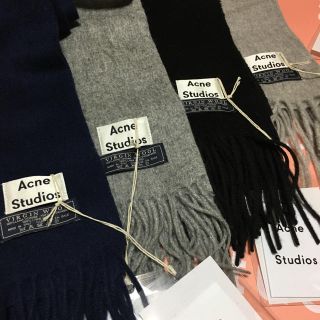 ACNE(マフラー/ショール)のフリマアイテム一覧 ACNE(マフラー/ショール)のフリマアイテム一覧