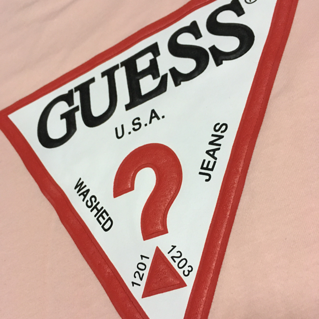 GUESS(ゲス)の限定値下げ guess tシャツ Mサイズ 新品 ピンク  メンズのトップス(Tシャツ/カットソー(半袖/袖なし))の商品写真