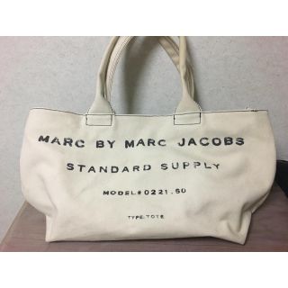 マークバイマークジェイコブス(MARC BY MARC JACOBS)のMARC BY MARC JACOBS キャンバストート M オフホワイト(トートバッグ)