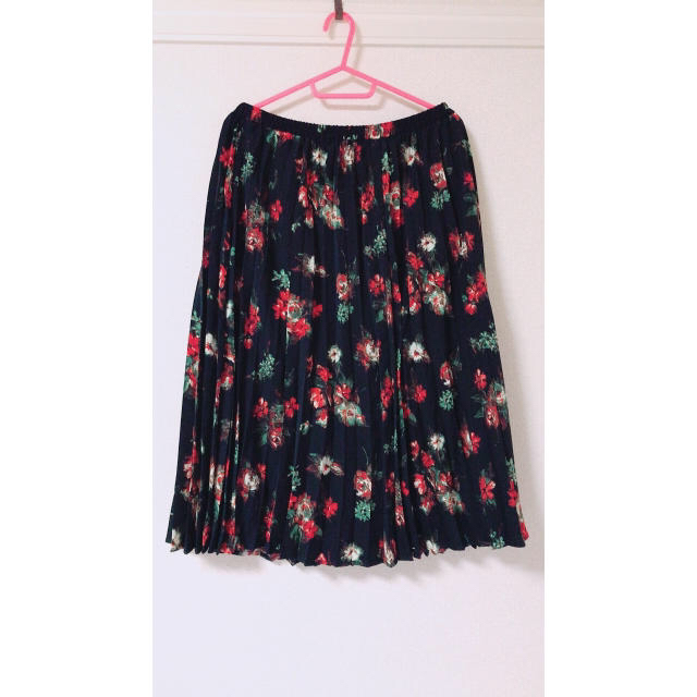 GU(ジーユー)の花柄プリーツスカート レディースのスカート(ロングスカート)の商品写真