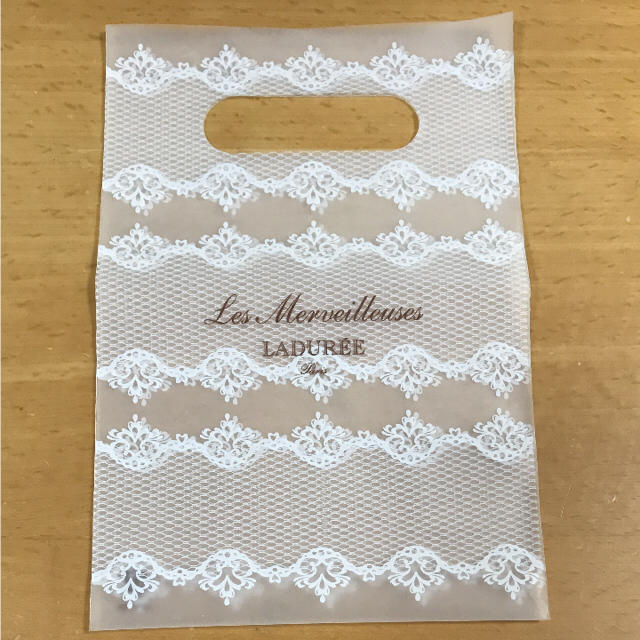 Les Merveilleuses LADUREE(レメルヴェイユーズラデュレ)のレ・メルヴェイユーズ ラデュレ💕サンプル2点 コスメ/美容のキット/セット(サンプル/トライアルキット)の商品写真
