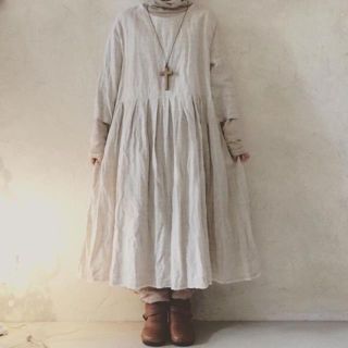 ネストローブ(nest Robe)のmarche de souer 生成りタックワンピース(ロングワンピース/マキシワンピース)