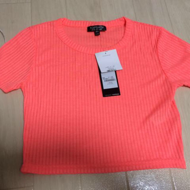 TOPSHOP(トップショップ)のTOPSHOP 新品 ショート丈 レディースのトップス(Tシャツ(半袖/袖なし))の商品写真