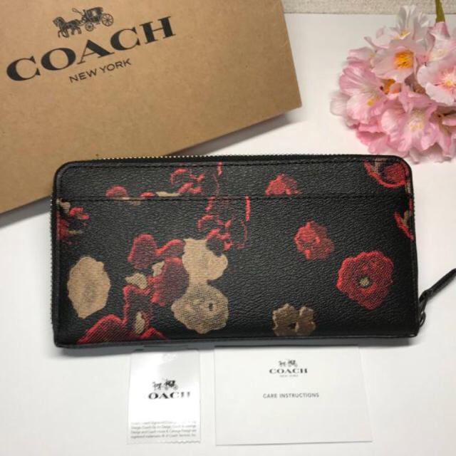 COACH(コーチ)の【新品】COACH★花柄の長財布 ブラック　フローラル レディースのファッション小物(財布)の商品写真