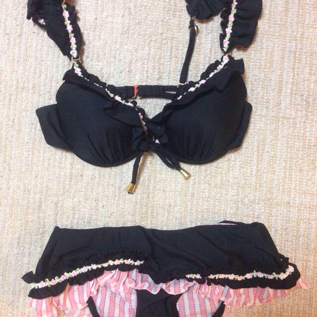 BETSEY JOHNSON(ベッツィジョンソン)の値下げ！！ベッツィ•ジョンソン黒ビキニ レディースの水着/浴衣(水着)の商品写真