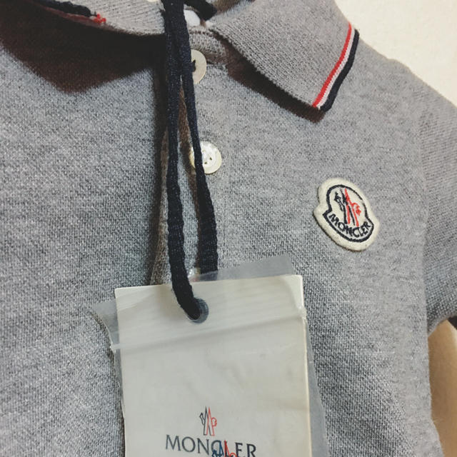 輝く高品質な MONCLER - 完売 Tシャツ 輝く高品質な MONCLER - 完売 Tシャツ