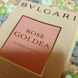 ブルガリ(BVLGARI)のブルガリ ローズ ゴルデアオードパルファム(香水(女性用))