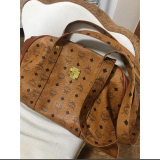 エムシーエム(MCM)のボストン肩掛けバッグ(ボストンバッグ)