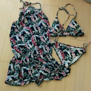 Rebecca Taylor(花柄 ・ 水着)のフリマアイテム一覧 Rebecca Taylor(花柄 ・ 水着)のフリマアイテム一覧