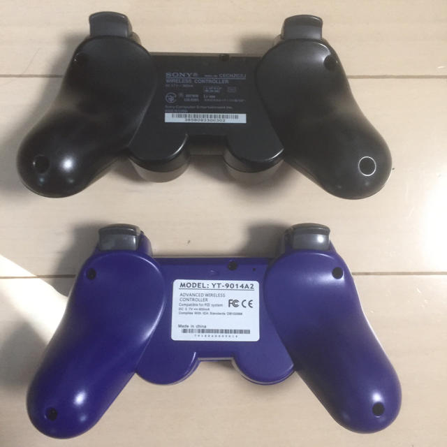 PlayStation3(プレイステーション3)のPS3  コントローラー ×2 エンタメ/ホビーのゲームソフト/ゲーム機本体(その他)の商品写真