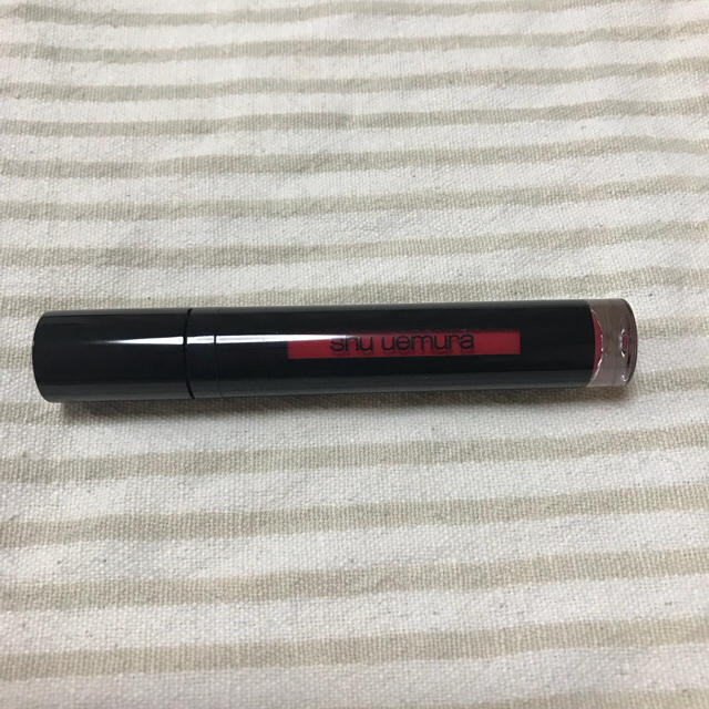 shu uemura(シュウウエムラ)のシュウウエムラ ラックシュプリア RD04 コスメ/美容のベースメイク/化粧品(リップグロス)の商品写真