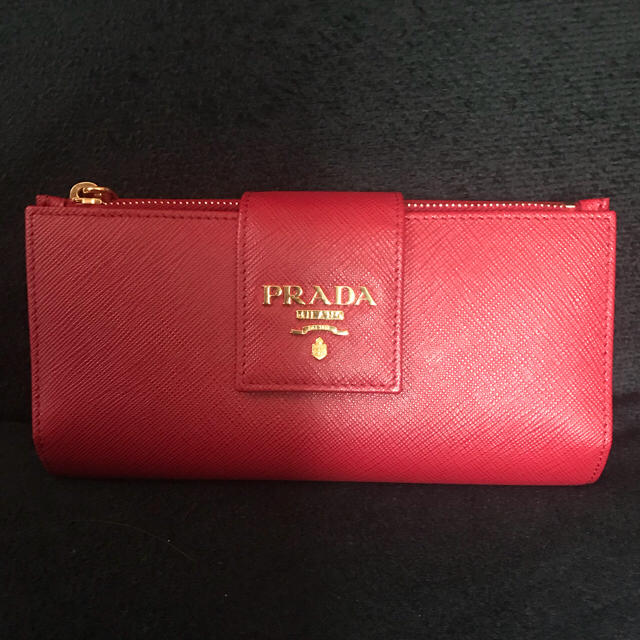 PRADA サフィアーノゴールドロゴ二つ折り財布