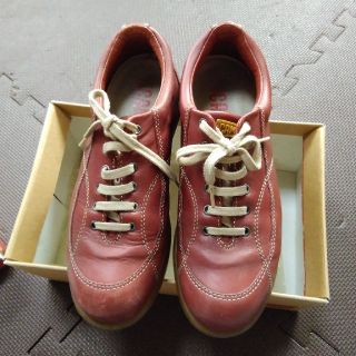 カンペール(CAMPER)のCAMPER　カンペール　Pelotas(箱付き)(ローファー/革靴)