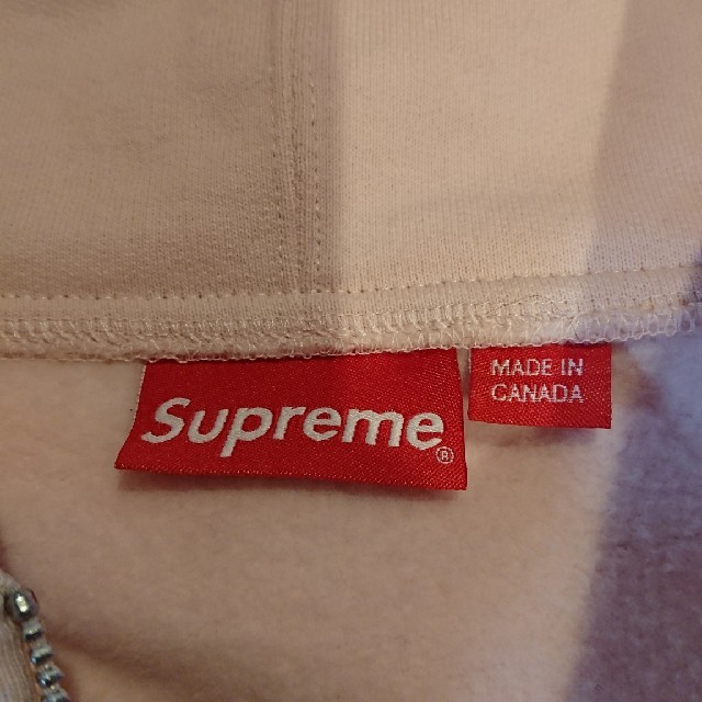 Supreme(シュプリーム)の【セール】supreme Small Box Zip Up Sweatshirt メンズのトップス(パーカー)の商品写真