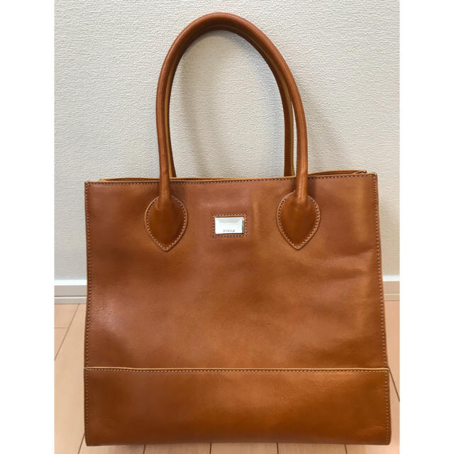 ハンドバッグフルラ genuine leather バッグ 美品