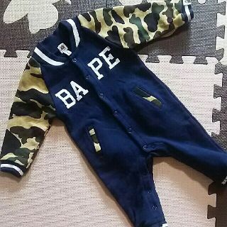 アベイシングエイプ(A BATHING APE)のM.T0811様専用☆BAPE KIDS ロンパース 70&スタイ(ロンパース)