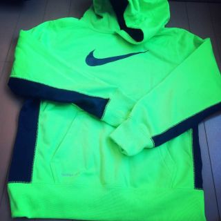 ナイキ(NIKE)のNIKE パーカー(パーカー)