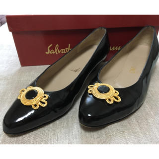 サルヴァトーレフェラガモ(Salvatore Ferragamo)のフェラガモ パンプス 7D 黒(ハイヒール/パンプス)