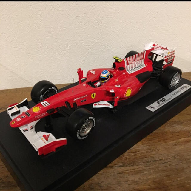 Ferrari(フェラーリ)のF1 フェラーリ 2010 モデルカー F10 フェルナンド・アロンソ エンタメ/ホビーのおもちゃ/ぬいぐるみ(ミニカー)の商品写真