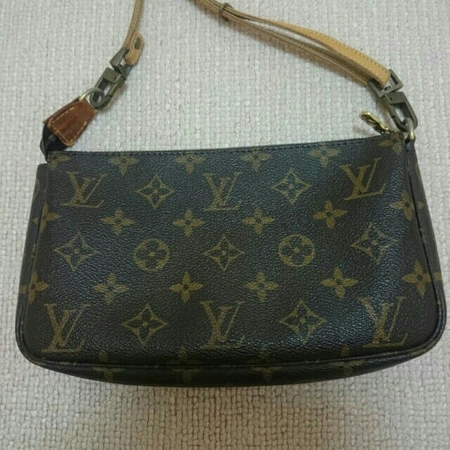 LOUIS VUITTON(ルイヴィトン)のるい様専用 レディースのバッグ(ボディバッグ/ウエストポーチ)の商品写真