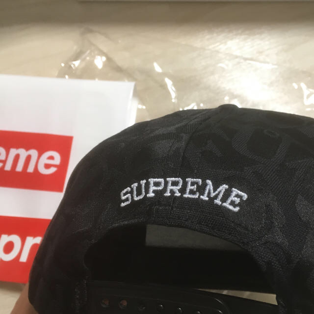 Supreme(シュプリーム)のシュプリーム キャップ オンライン購入品 新品未使用 メンズの帽子(キャップ)の商品写真