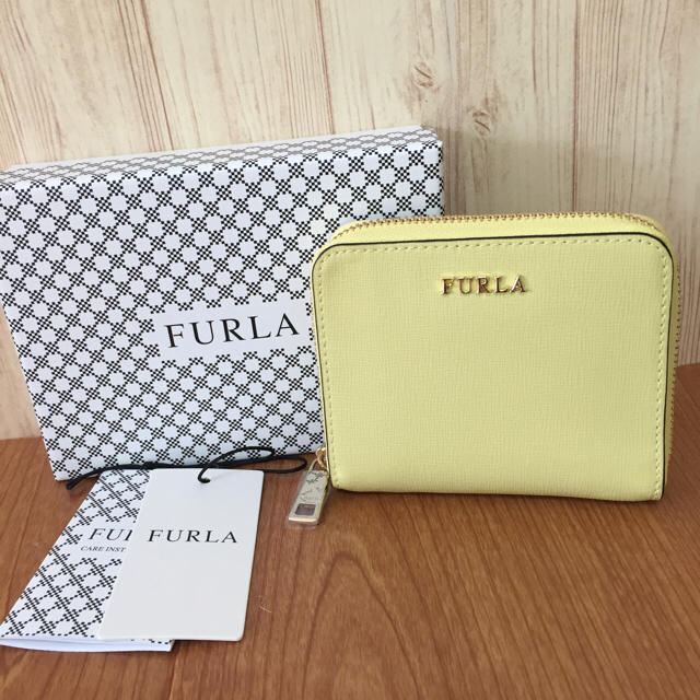 Furla(フルラ)の新品 FURLA  バビロン コンパクト ラウンド 折り財布 イエロー レディースのファッション小物(財布)の商品写真