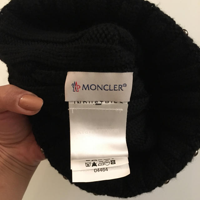 MONCLER(モンクレール)のモンクレール ニット帽 ファー レディースの帽子(ニット帽/ビーニー)の商品写真