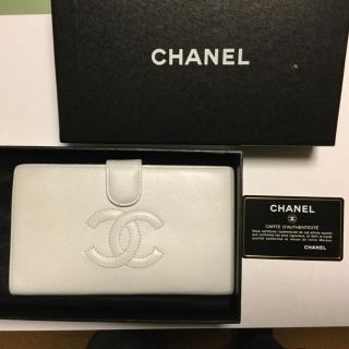 シャネル(CHANEL)のシャネル二つ折りガマ口財布 白(財布)