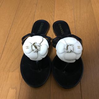 シャネル(CHANEL)の【正規品】CHANEL カメリア サンダル 36(サンダル)